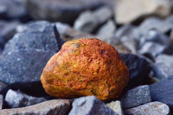خرید کلوخه سنگ آهن